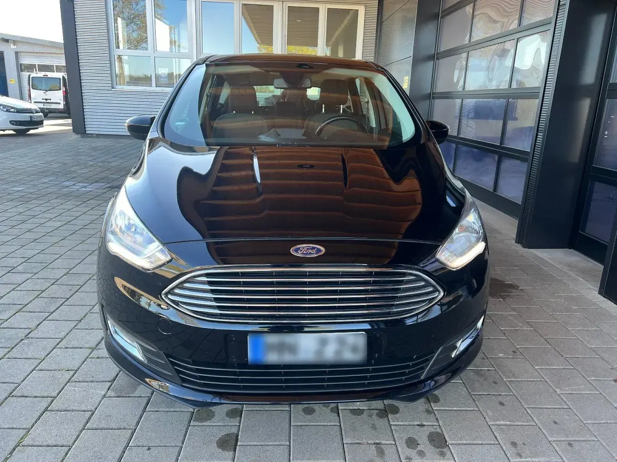Käytetty Ford C-MAX 150 HP (110 kW) 2016 Musta Tila-auto