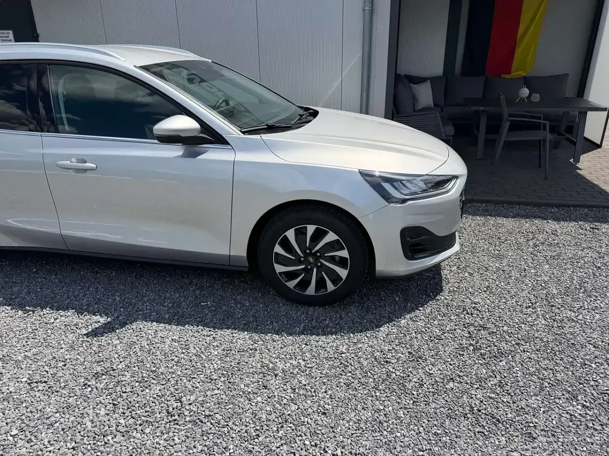 Gebraucht Ford Focus Titanium 125 PS (91 kW) 2024 Polarsilber metallic Kombi
