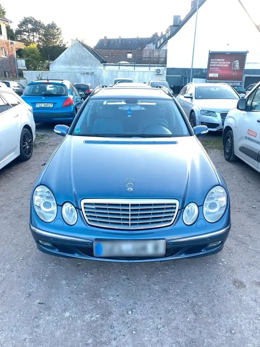 Gebraucht Mercedes E200 120 PS (88 kW) 2003 Blau Kombi