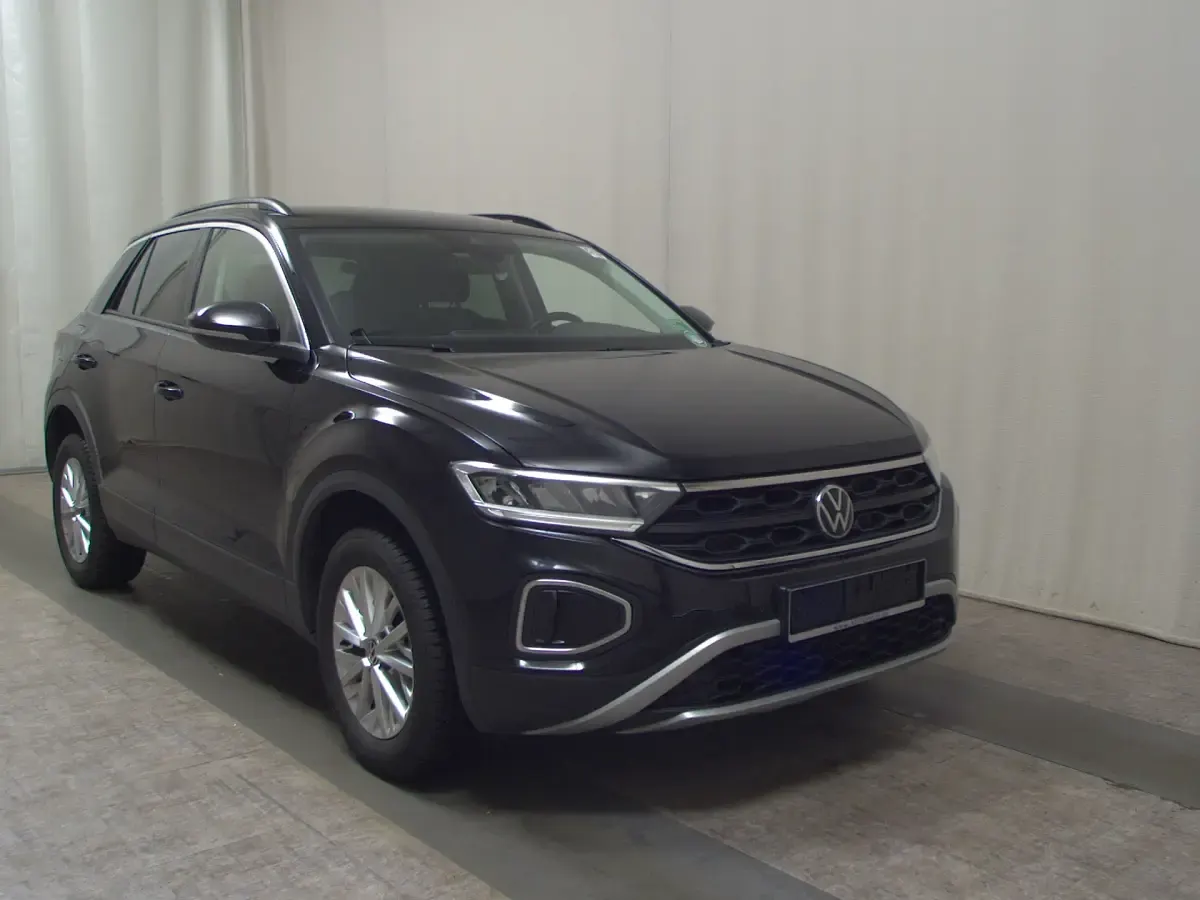 Gebraucht VW T-Roc Life 116 PS (85 kW) 2025 Schwarz SUV