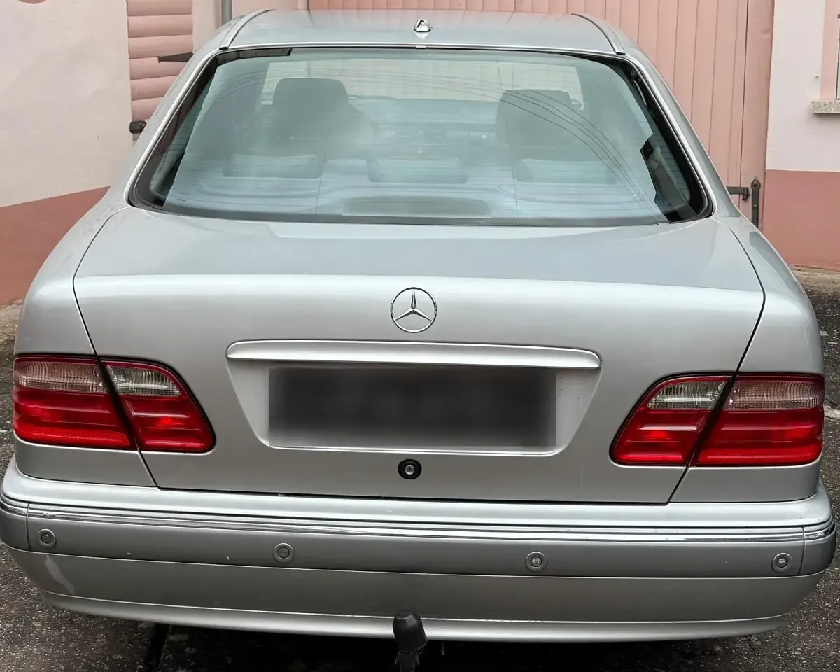 Gebraucht Mercedes E280 204 PS (150 kW) 2001 Limousine