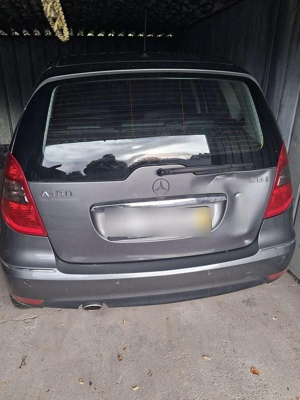 Grau Gebraucht 2009 Mercedes A180 Avantgarde Kleinwagen | 1.500 € (Superpreis) - Bild 1/4
