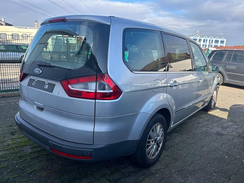 Gebraucht Ford Galaxy 145 PS (106 kW) 2008 Silber Van / Kleinbus