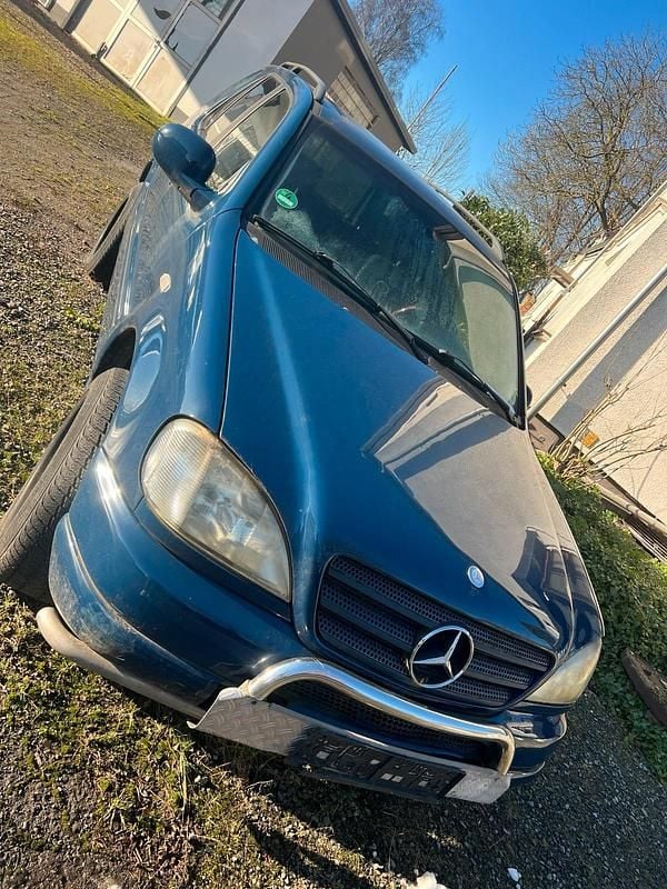 Gebraucht Mercedes ML320 218 PS (160 kW) 1998 Grün SUV
