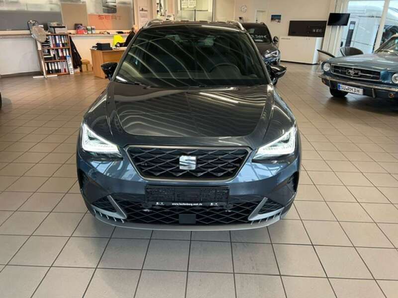Magnetic grau Gebraucht 2024 Seat Arona FR SUV | 24.990 € (Etwas zu teuer) - Bild 1/4