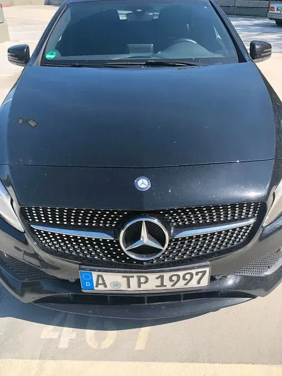 Używany Mercedes A220 184 KM (135 kW) 2016 Czarny Sedan/Limuzyna