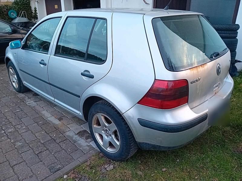 Gebraucht VW Golf IV 104 PS (76 kW) 2000 Silber Kleinwagen