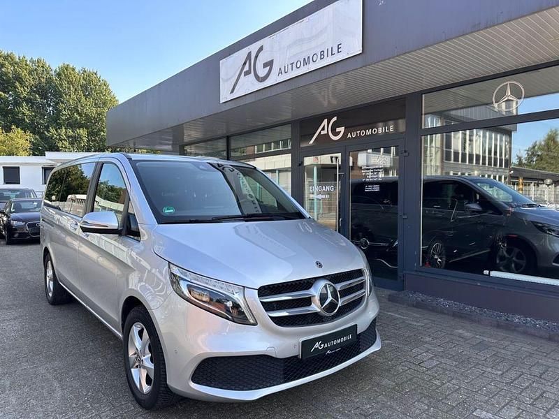 Silber Gebraucht 2021 Mercedes V250 Edition Van / Kleinbus | 34.900 € (Guter Preis) - Bild 1/4