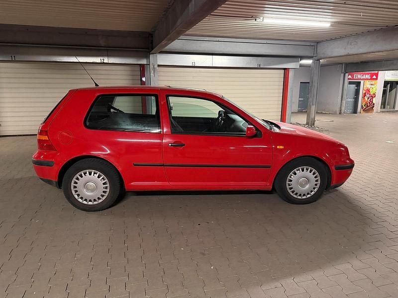 Gebraucht VW Golf IV 80 PS (58 kW) 1999 Rot Kleinwagen