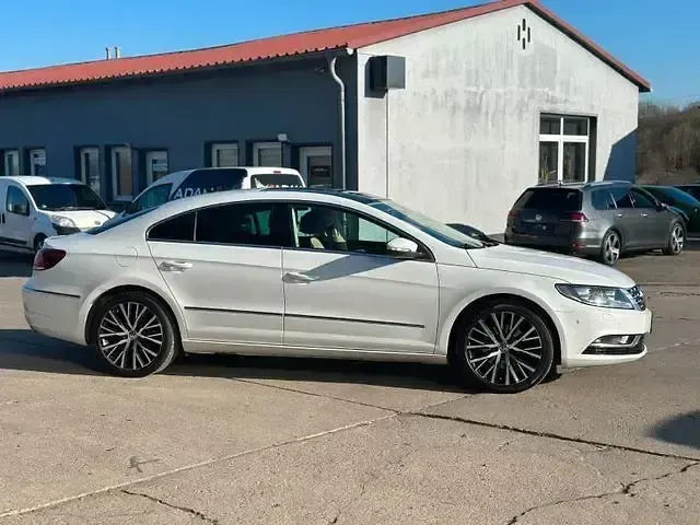 Gebraucht VW Passat Elegance 177 PS (130 kW) 2013 Andere Kombi