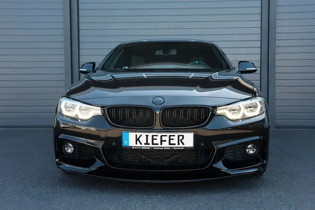 Gebraucht BMW 440 Performance 326 PS (239 kW) 2017 Saphirschwarz metallic Cabrio