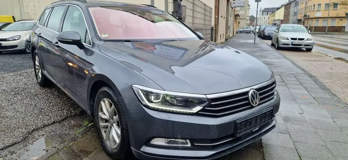 Gebraucht VW Passat Comfortline 120 PS (88 kW) 2017 Grau Kombi
