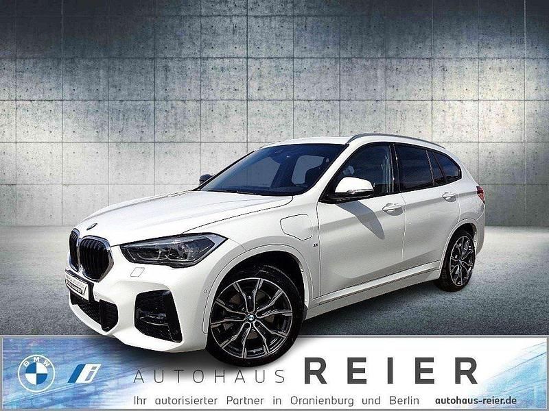 Alpinweiß uni Gebraucht 2021 BMW X1 M Sport SUV | 29.930 € (Fairer Preis) - Bild 1/4