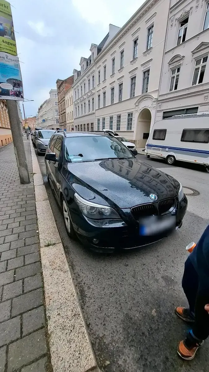 Gebraucht BMW 520 166 PS (122 kW) 2010 Schwarz Kombi