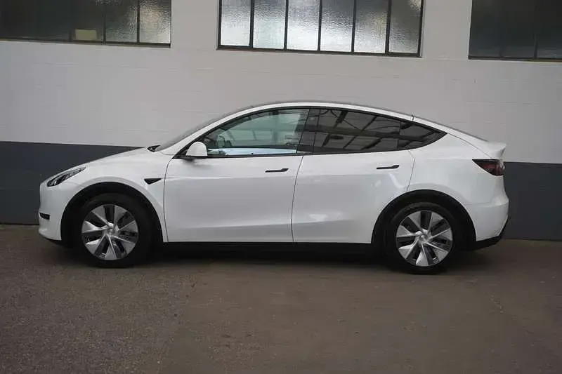 Gebraucht Tesla Model Y Standard Range 219 kW (299 PS) 2023 Weiß SUV