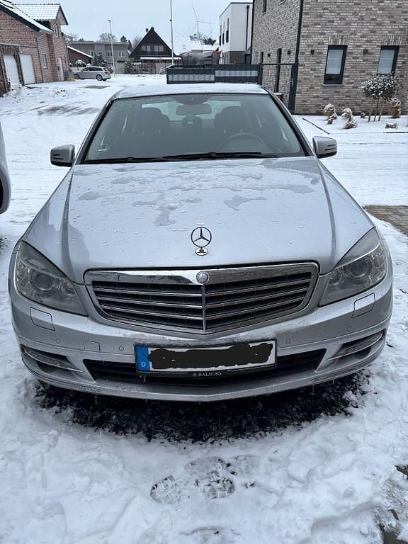 Silber Gebraucht 2010 Mercedes C250 Limousine | 5.900 € (Superpreis) - Bild 1/4