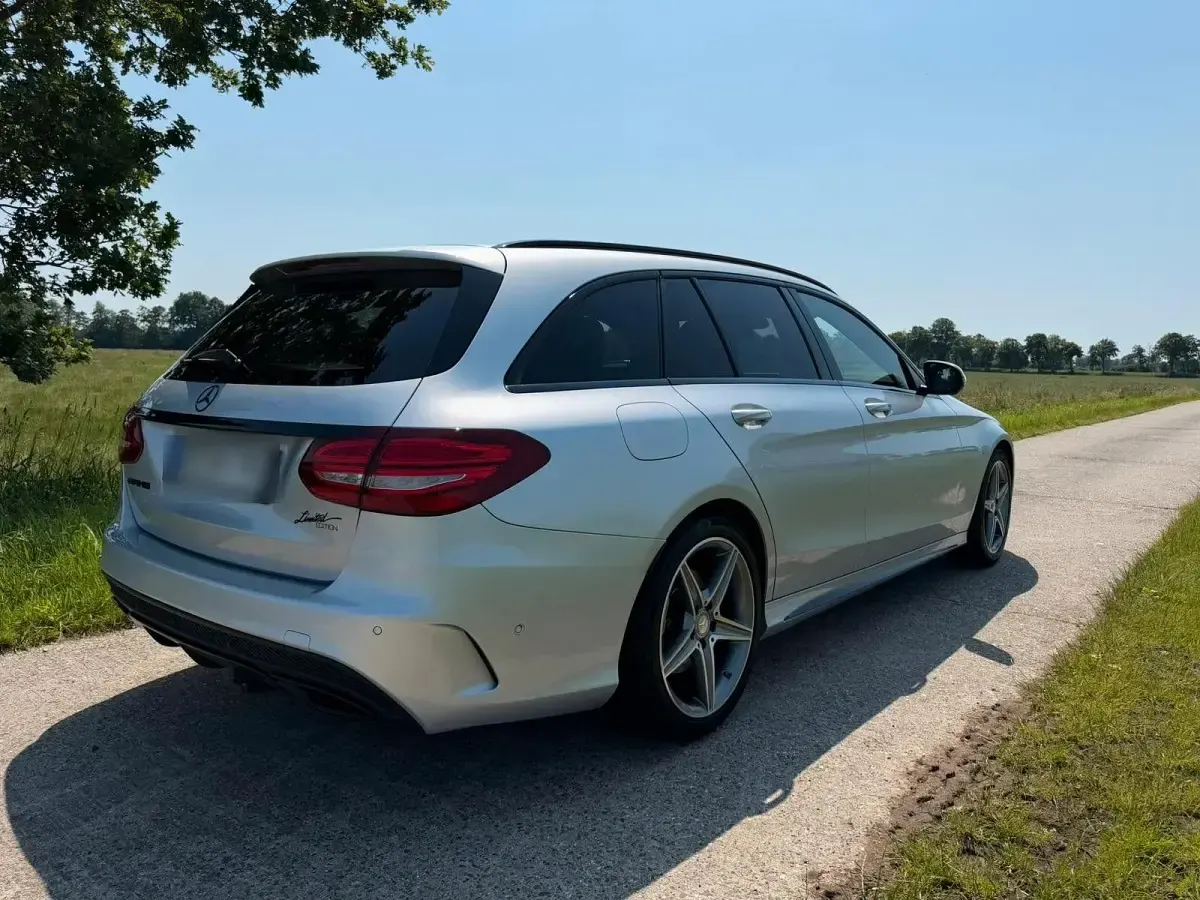 Gebraucht Mercedes C220 AMG line 170 PS (125 kW) 2016 Silber Kombi