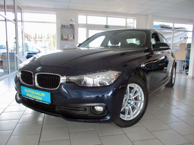Imperialblau brillanteffekt meta (metallic) Gebraucht 2017 BMW 318 Advantage Limousine | 12.990 € (Fairer Preis) - Bild 1/4