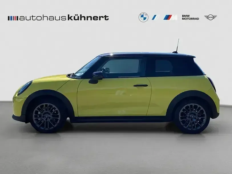 Używany Mini Cooper Classic 156 KM (114 kW) 2024 Żółty Hatchback