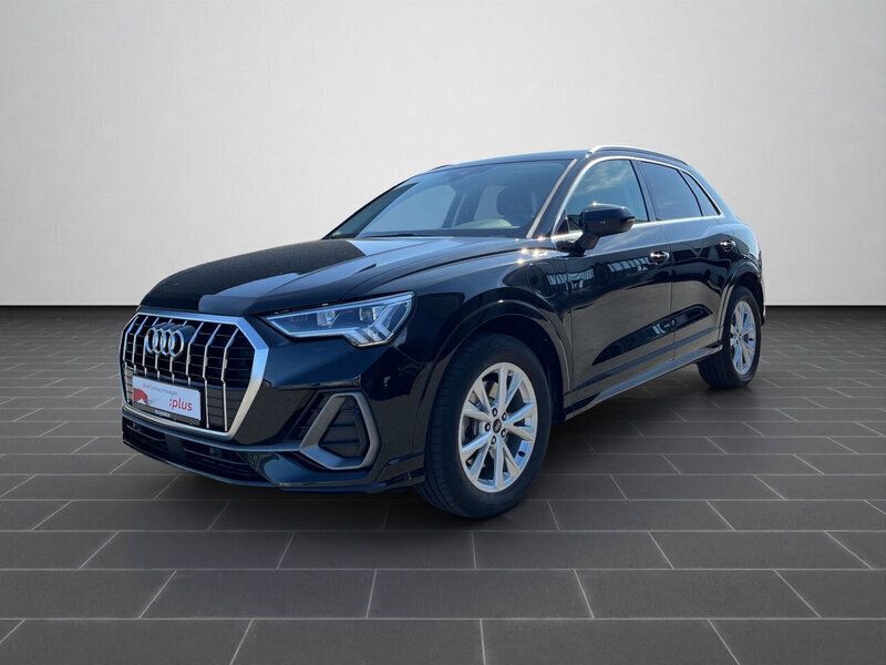 Mythosschwarz metallic (metallic) Gebraucht 2021 Audi Q3 Ambiente SUV | 23.990 € (Superpreis) - Bild 1/4