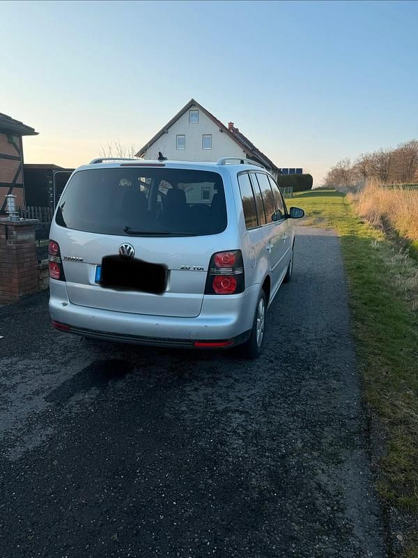 Gebraucht VW Touran 140 PS (102 kW) 2009 Silber Van / Kleinbus