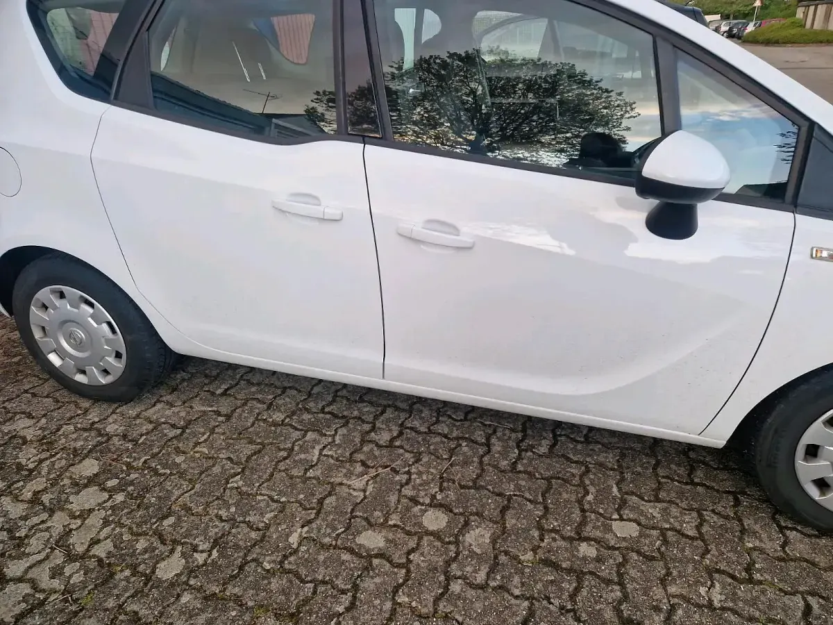 Gebraucht Opel Meriva 101 PS (74 kW) 2010 Weiß Van / Kleinbus
