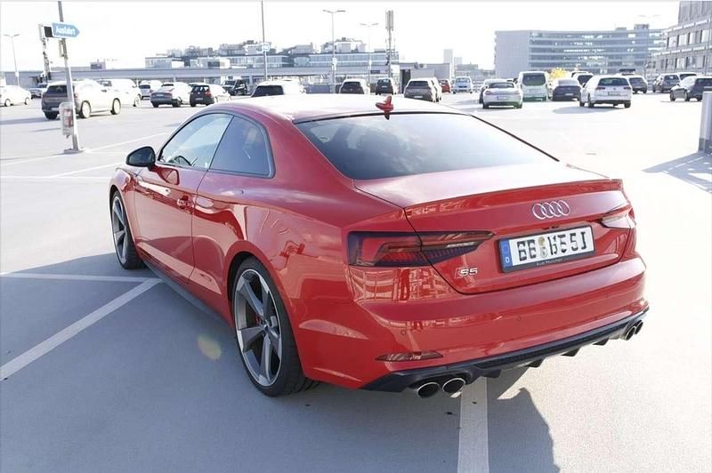 Gebraucht Audi S5 Ambiente 354 PS (260 kW) 2018 Rot Coupé