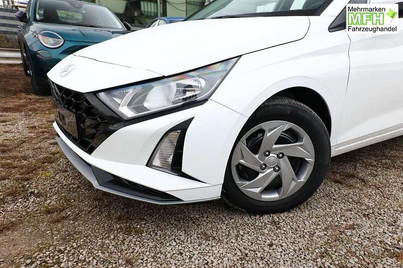 Neu Hyundai i20 Select 90 PS (66 kW) 2026 Atlas white Kleinwagen