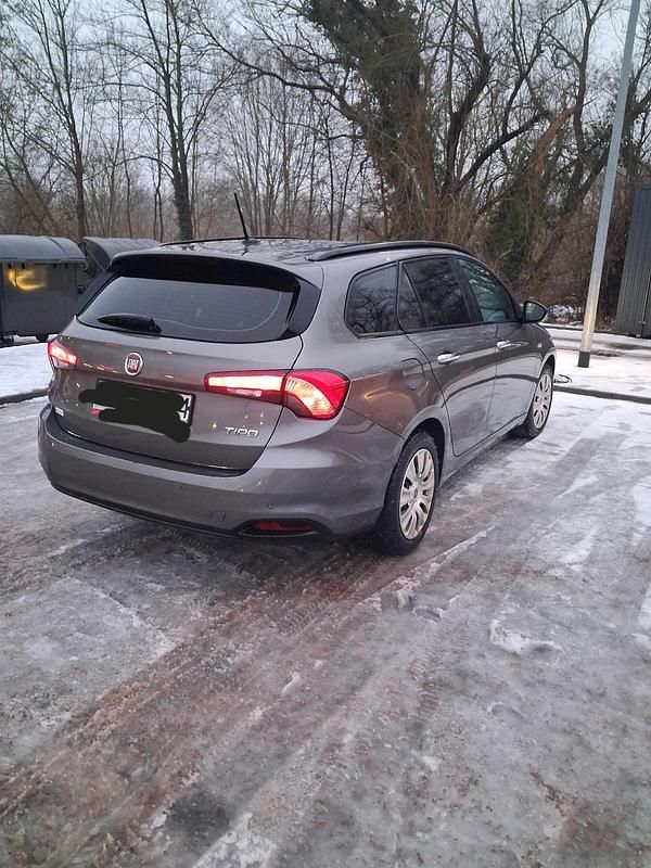 Gebraucht Fiat Tipo 120 PS (88 kW) 2017 Grau Kombi