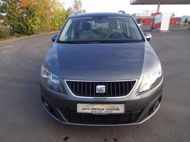 Grau Gebraucht 2013 Seat Alhambra Style Van / Kleinbus | 9.580 € (Fairer Preis) - Bild 1/4