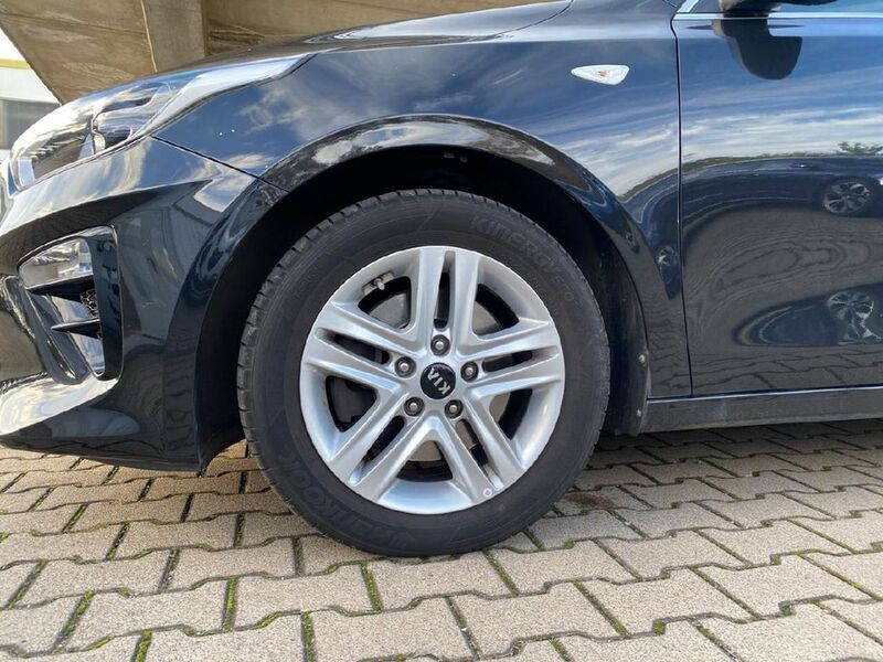 Gebraucht Kia Ceed Vision 140 PS (102 kW) 2019 (1k) zilinaschwarz met. Kleinwagen