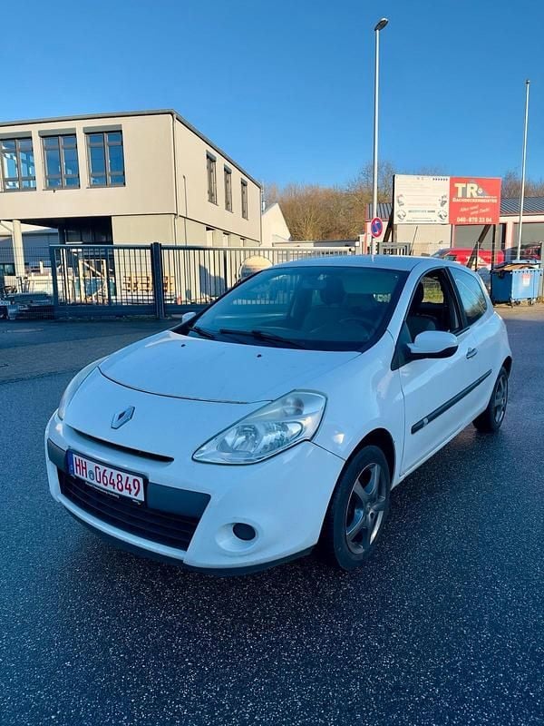 Weiß Gebraucht 2011 Renault Clio II Expression Kleinwagen | 1.850 € (Fairer Preis) - Bild 1/4