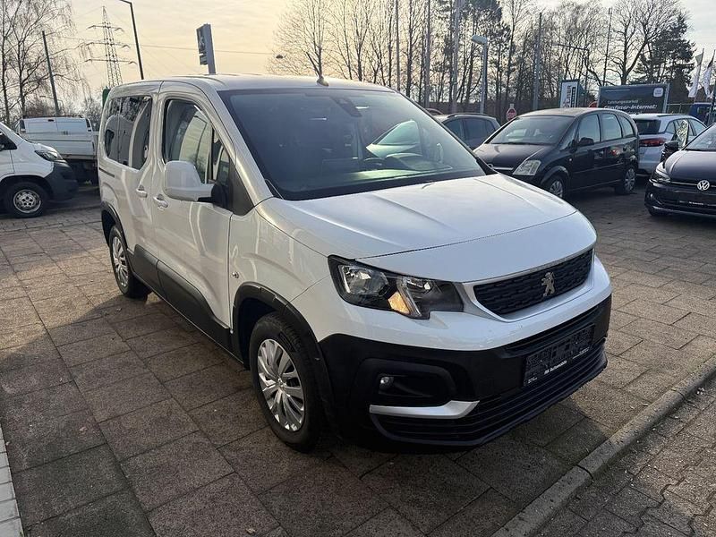Gebraucht Peugeot Rifter Active 102 PS (75 kW) 2021 Weiß Van / Kleinbus