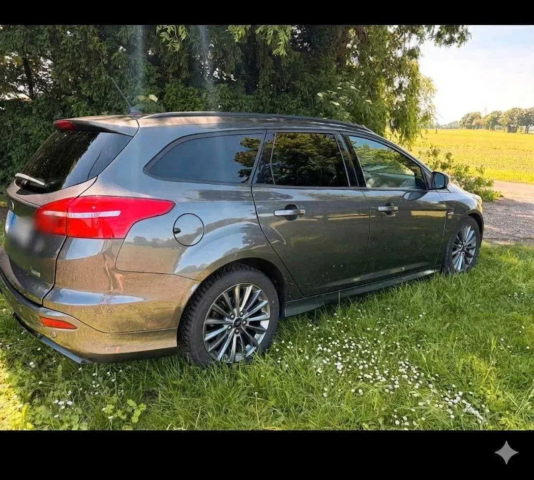Gebraucht Ford Focus ST-Line 140 PS (102 kW) 2018 Grau Kombi
