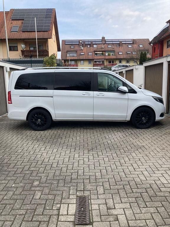 Gebraucht Mercedes V250 Edition 190 PS (139 kW) 2017 Weiß Van / Kleinbus