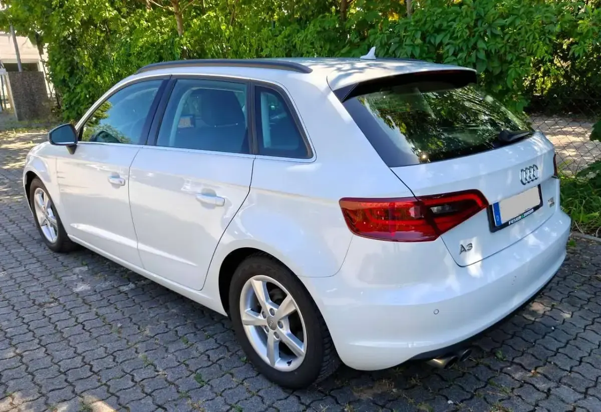 Gebraucht Audi A3 Ambition 150 PS (110 kW) 2015 Gletscherweiß metallic Limousine