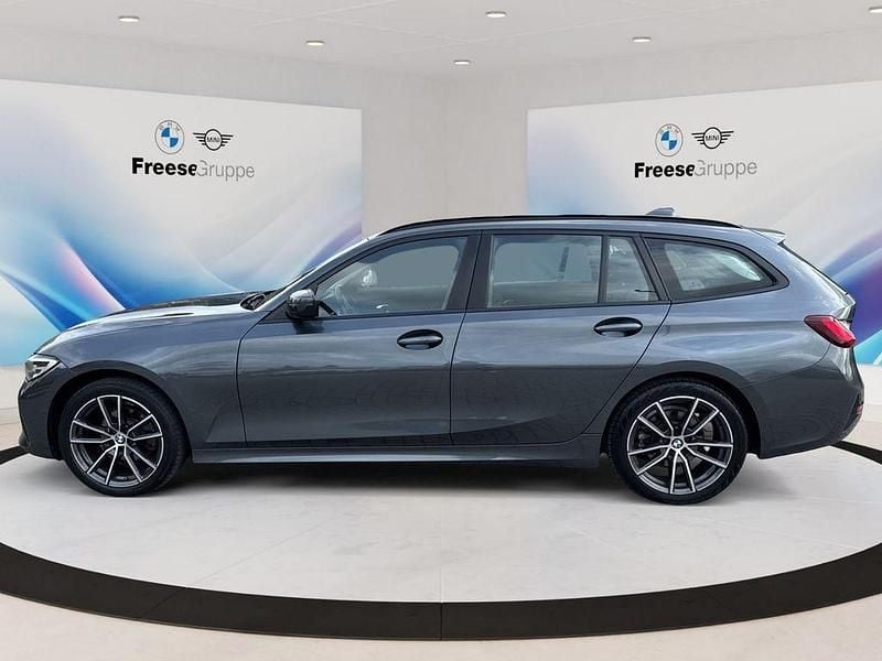 Gebraucht BMW 320 Advantage 190 PS (139 kW) 2022 Grau Kombi