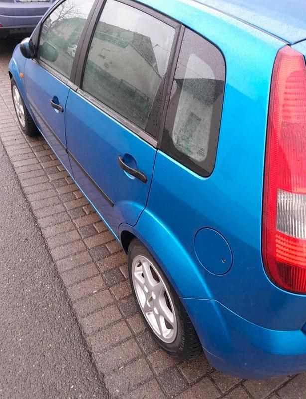 Gebraucht Ford Fiesta 101 PS (74 kW) 2005 Blau Limousine