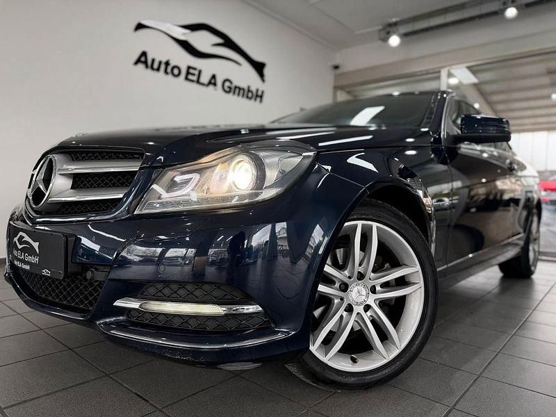 Gebraucht Mercedes C180 156 PS (114 kW) 2011 Blau Coupé