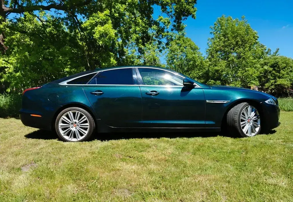 Gebraucht Jaguar XJ Luxury 300 PS (220 kW) 2019 Grün Limousine