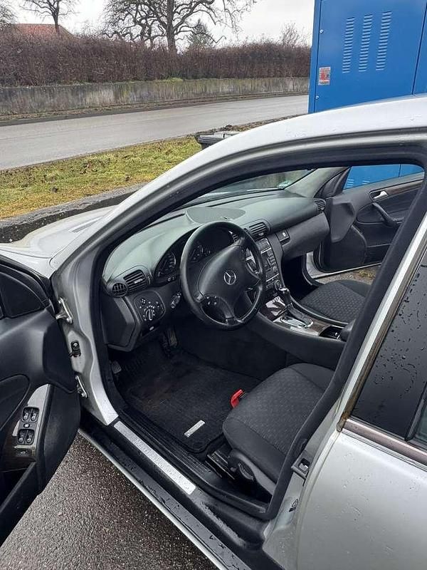 Gebraucht Mercedes C220 Elegance 150 PS (110 kW) 2004 Limousine