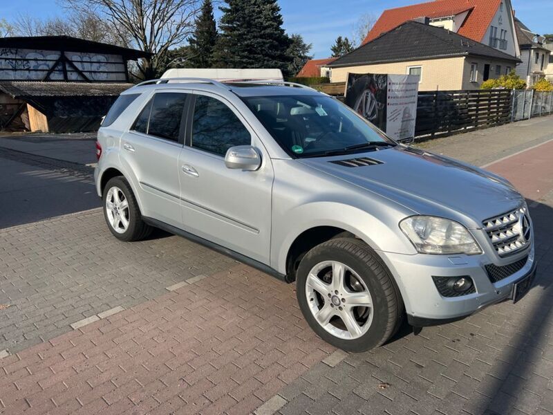 Gebraucht Mercedes ML350 224 PS (164 kW) 2010 Silber SUV