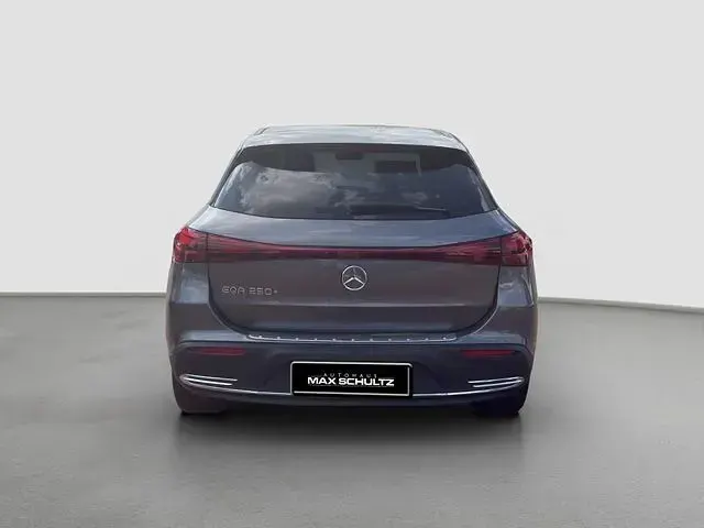 Gebraucht Mercedes EQA250+ 150 kW (204 PS) 2025 Grau SUV