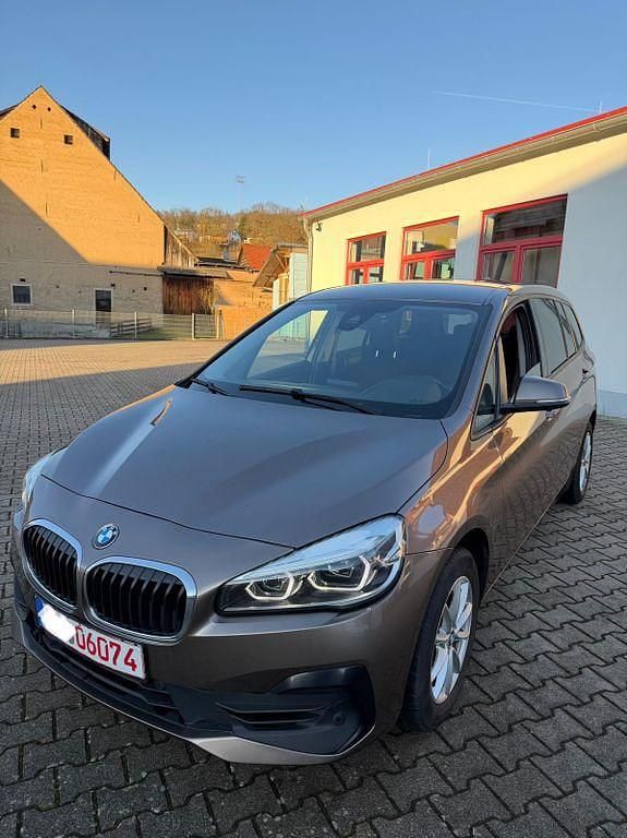 Gebraucht BMW 216 Advantage 109 PS (80 kW) 2019 Jucarobeige metallic Van / Kleinbus