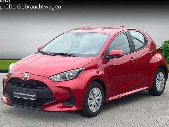 Emotional red2 Gebraucht 2023 Toyota Yaris Comfort Kleinwagen | 14.980 € (Guter Preis) - Bild 1/4