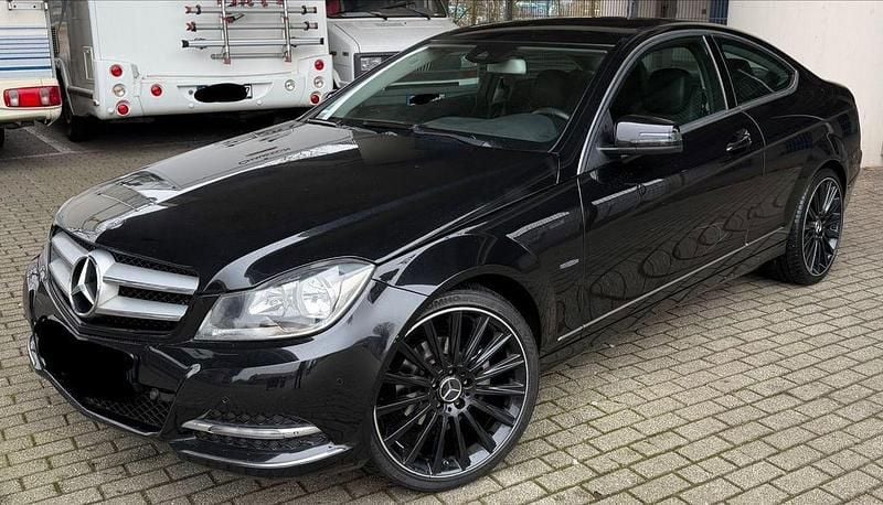 Schwarz Gebraucht 2012 Mercedes C180 Coupé | 9.299 € (Superpreis) - Bild 1/4