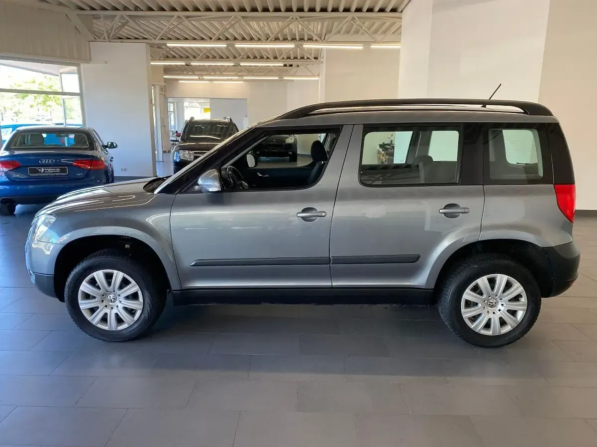 Gebraucht Skoda Yeti Ambition 105 PS (77 kW) 2012 Grau SUV