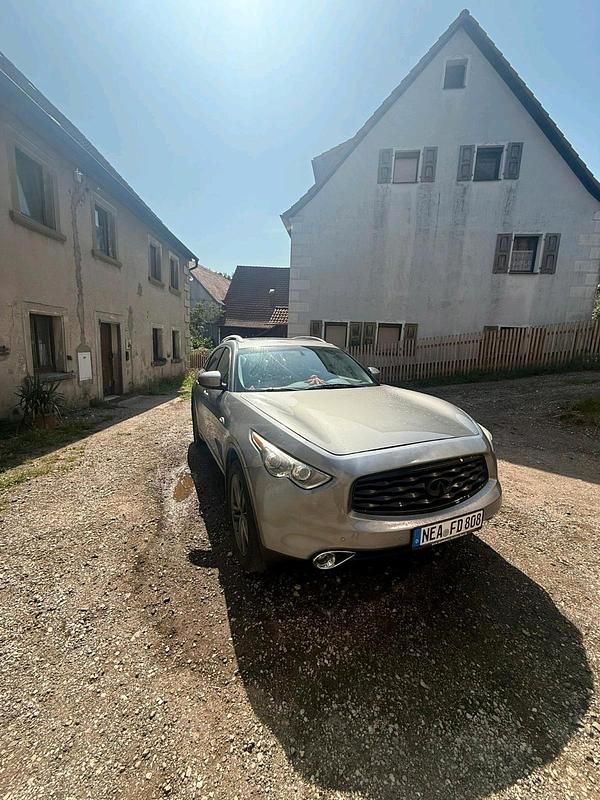 Grau Gebraucht 2009 Infiniti Fx35 SUV | 12.500 € - Bild 1/4