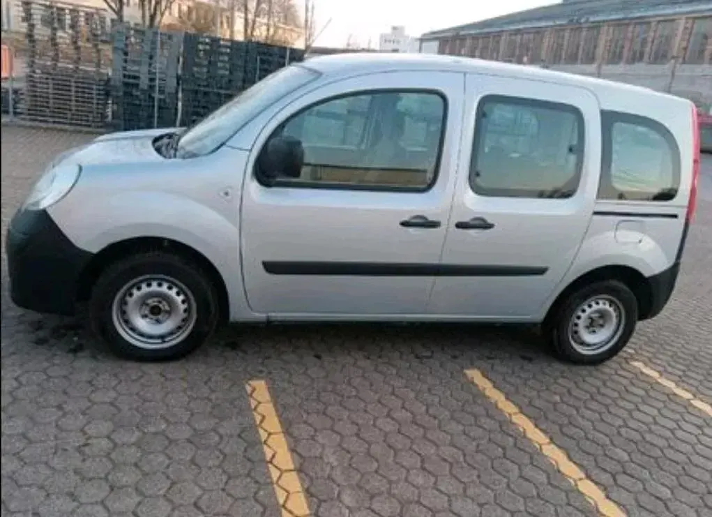 Gebraucht Renault Kangoo 68 PS (50 kW) 2011 Silber Van / Kleinbus