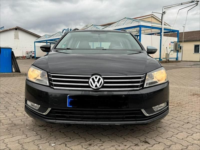 Gebraucht VW Passat 140 PS (102 kW) 2011 Schwarz Kombi
